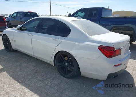 2013 BMW 740I z USA, uszkodzony, nr VIN WBAYA6C59DC995311